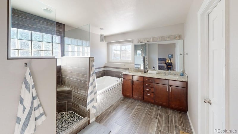8958 Forrest Dr, Highlands Ranch, CO 80126