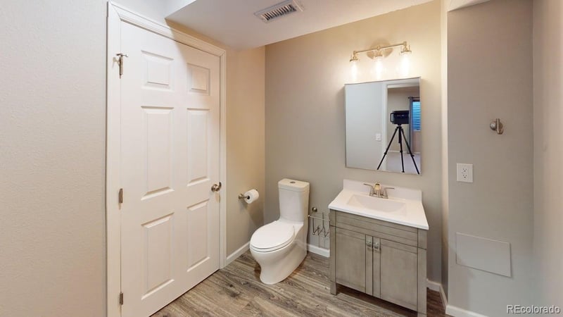 8958 Forrest Dr, Highlands Ranch, CO 80126