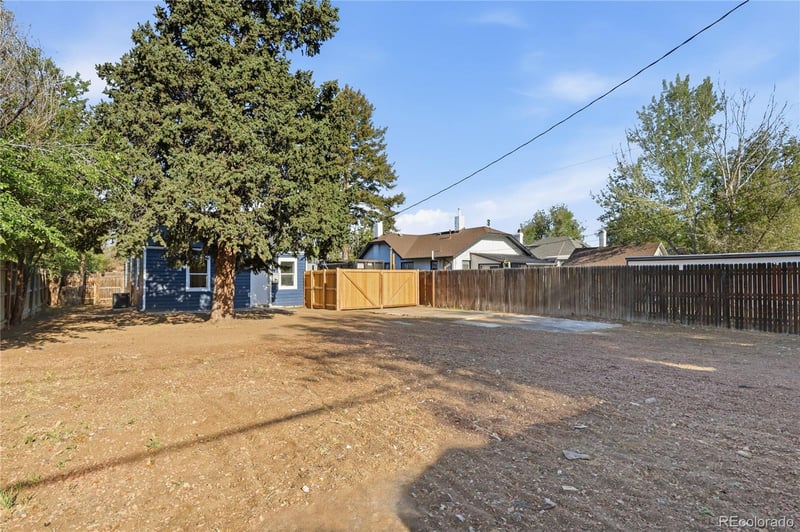 1334 Havana St, Aurora, CO 80010