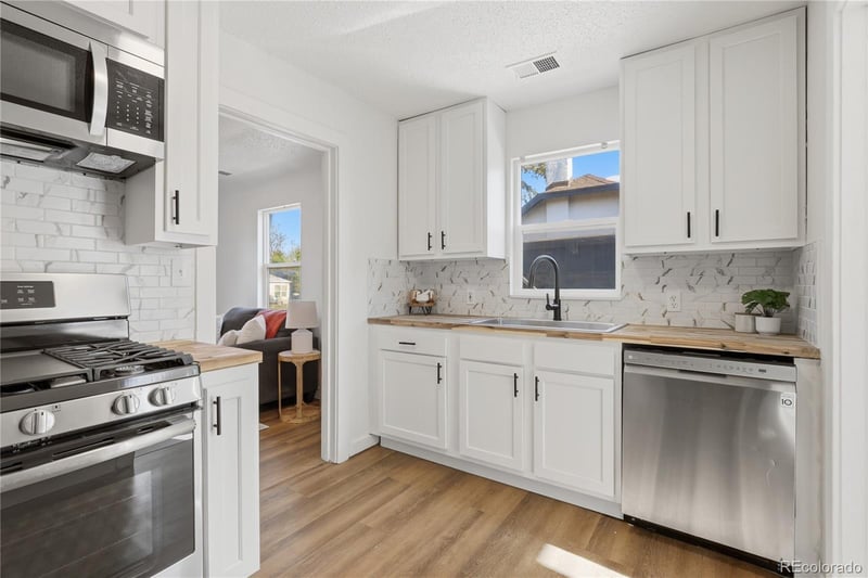 1334 Havana St, Aurora, CO 80010