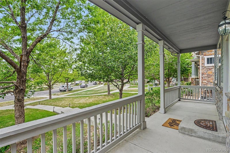 1372 Duquesne Ct, Aurora, CO 80018