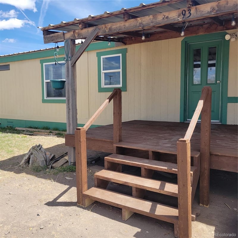 930 8th St, Sanford, CO 81151