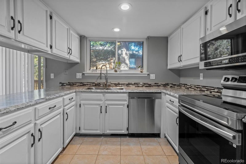 12615 Bayaud Ave #29, Lakewood, CO 80228