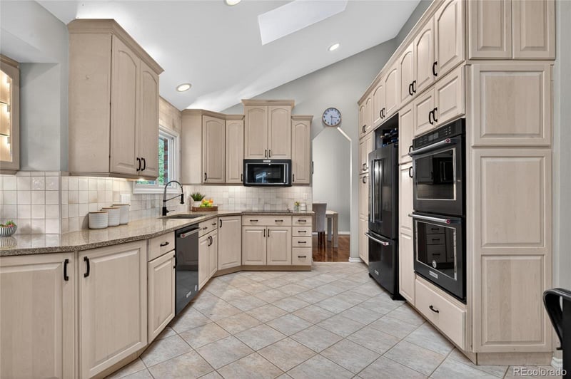 8228 Lodgepole Trl, Lone Tree, CO 80124