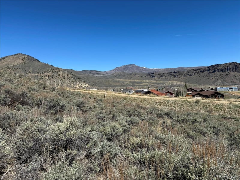 41 Ridgeway Ave, Hot Sulphur Springs, CO 80451