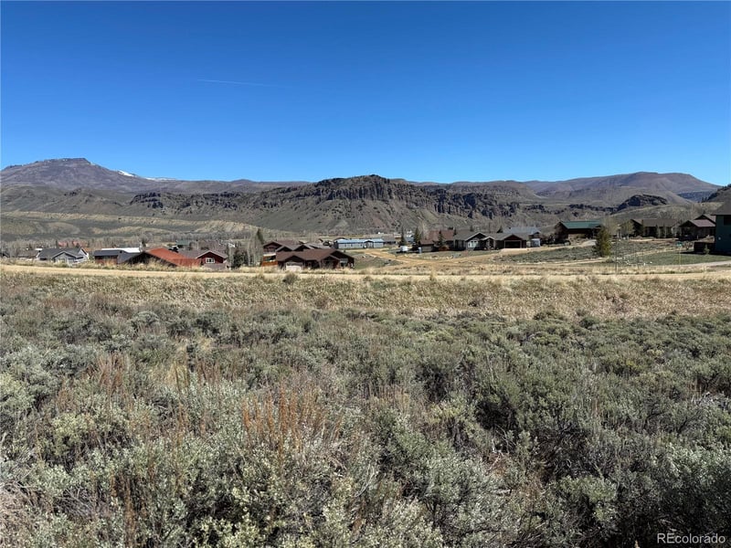 41 Ridgeway Ave, Hot Sulphur Springs, CO 80451