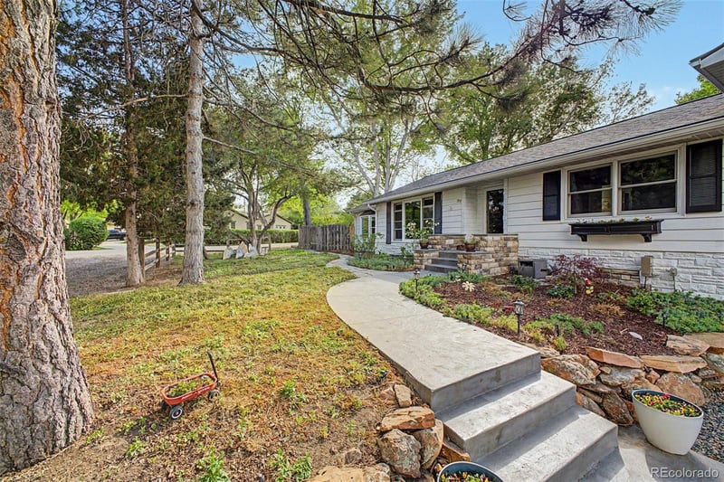 99 S Holland St, Lakewood, CO 80226