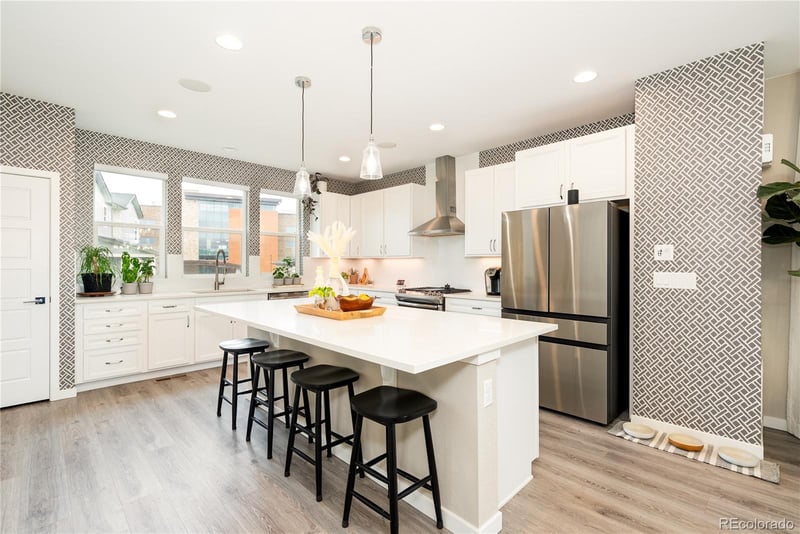 9051 Southurst Ct, Littleton, CO 80129
