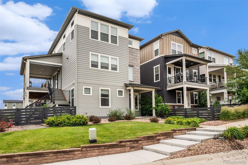 9051 Southurst Ct, Littleton, CO 80129
