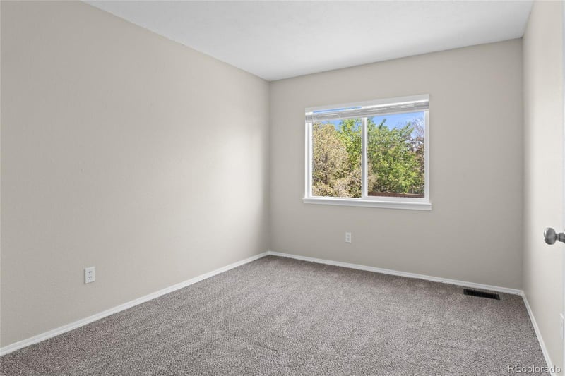 18575 Saratoga Pl, Aurora, CO 80015