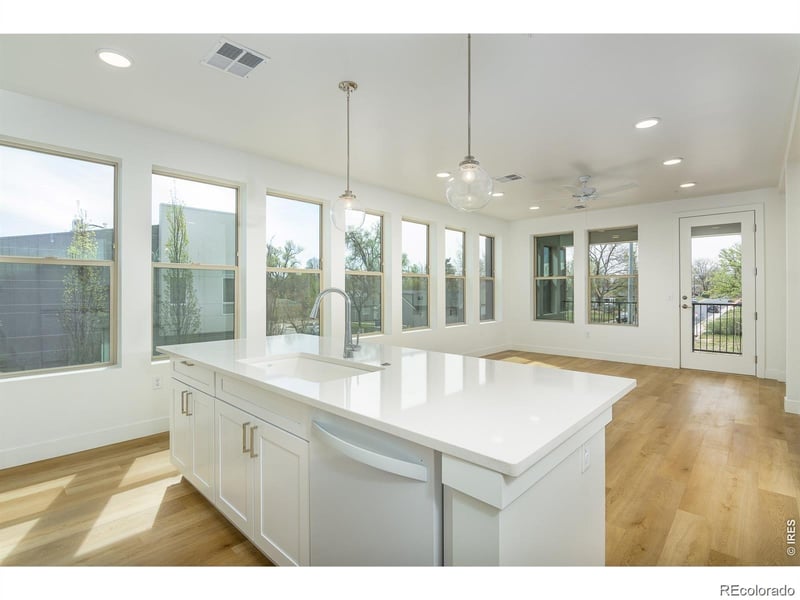 2851 52nd Ave #205, Denver, CO 80221