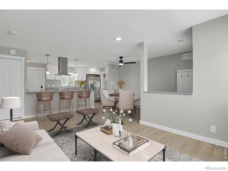 1216 Kingston St, Aurora, CO 80010