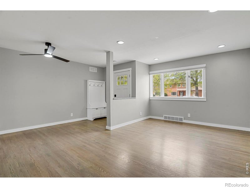 1216 Kingston St, Aurora, CO 80010