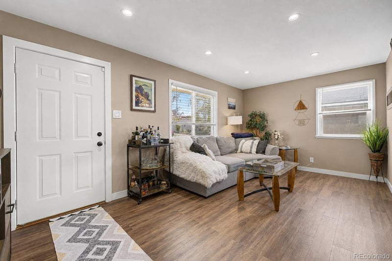 795 Ironton St, Aurora, CO 80010