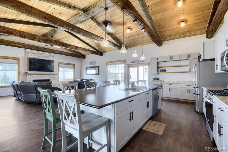 611 Pinyon Cir, Lochbuie, CO 80603