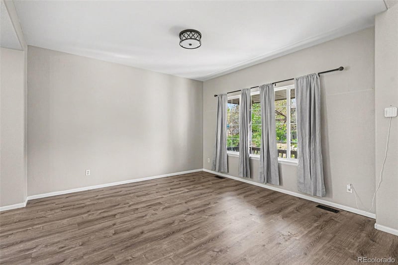 6019 Ukraine Cir, Aurora, CO 80015