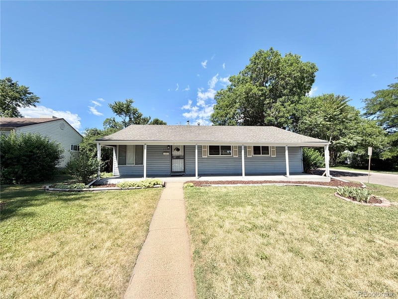 3201 Hollyy St, Denver, CO 80222