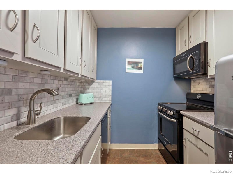 1200 Vine St #8A, Denver, CO 80206