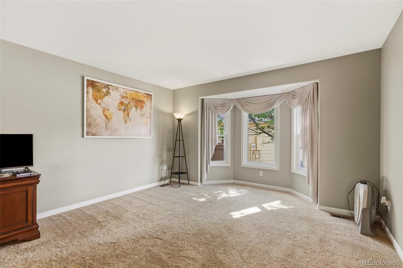 5606 Helena Ct, Centennial, CO 80015