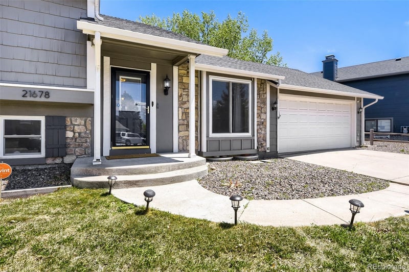 21678 Powers Cir, Centennial, CO 80015