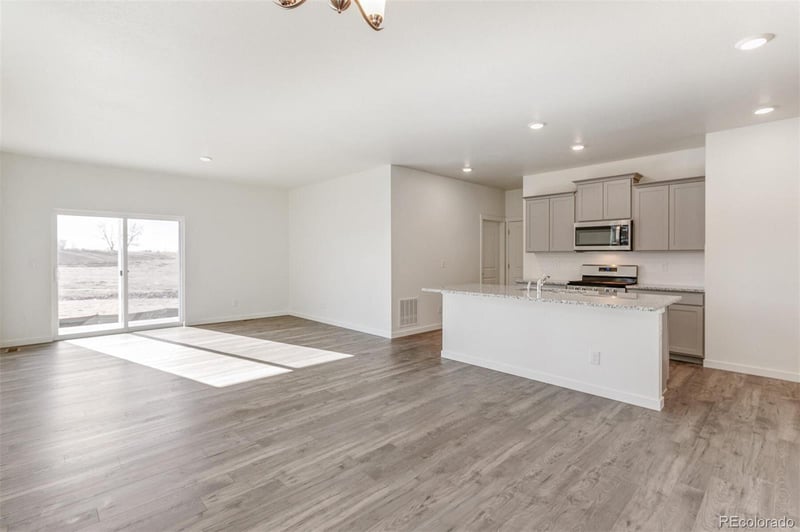 28253 4th Pl, Watkins, CO 80137