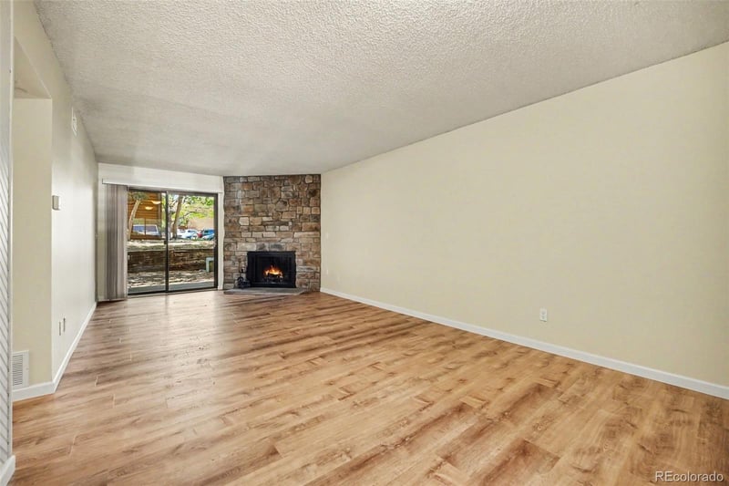 433 Wright St #103, Lakewood, CO 80228