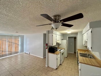 561 Geneva St #200, Aurora, CO 80010