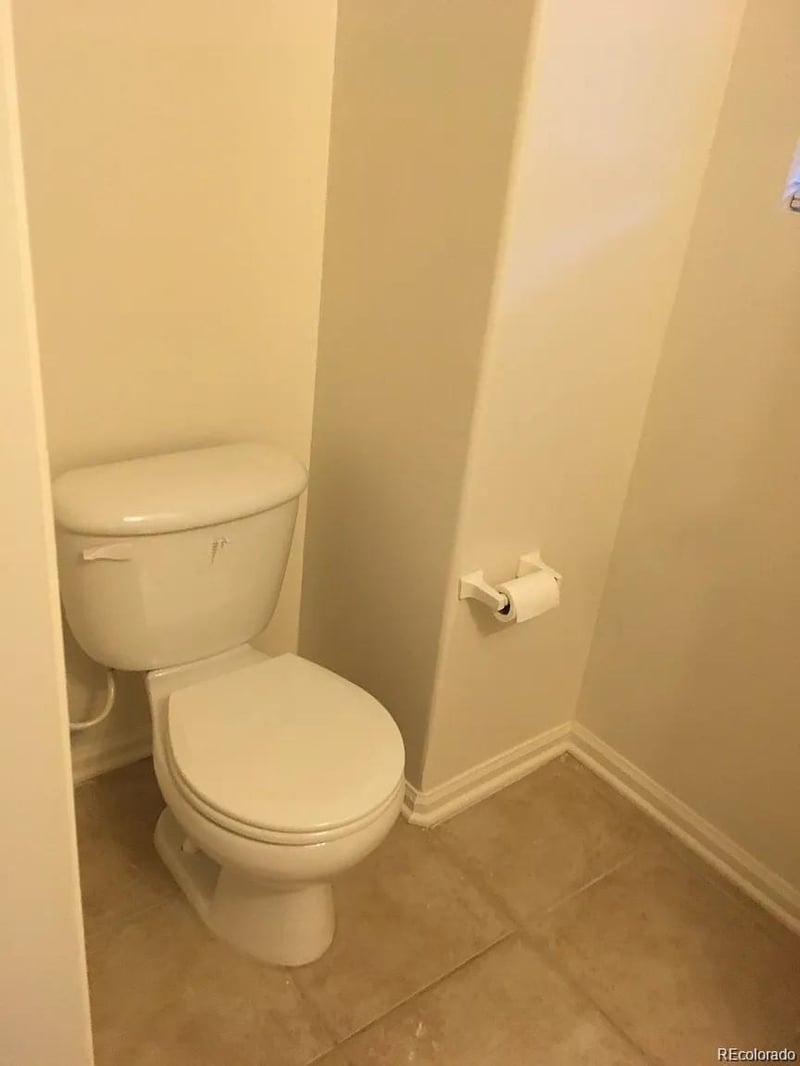 17235 Arizona Dr, Aurora, CO 80017