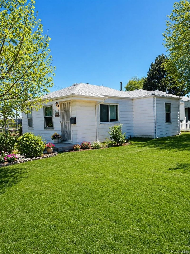 1288 Newark St, Aurora, CO 80010