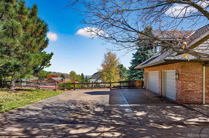 30 Tamarade Dr, Littleton, CO 80127