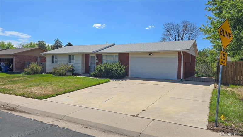 6486 Iowa Ave, Lakewood, CO 80232