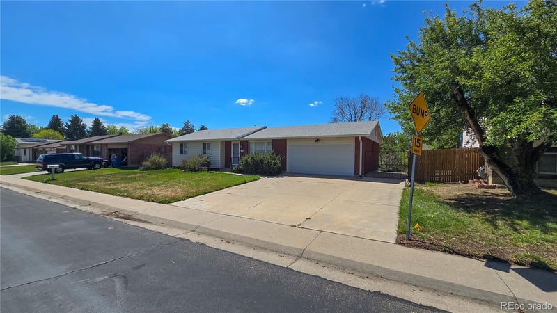 6486 Iowa Ave, Lakewood, CO 80232