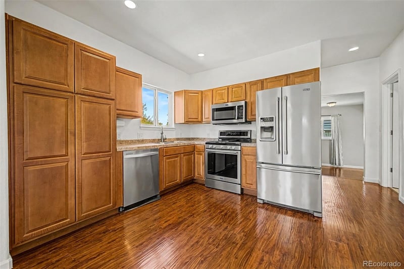 11801 17th Ave, Aurora, CO 80010