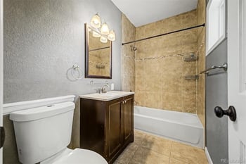 11801 17th Ave, Aurora, CO 80010