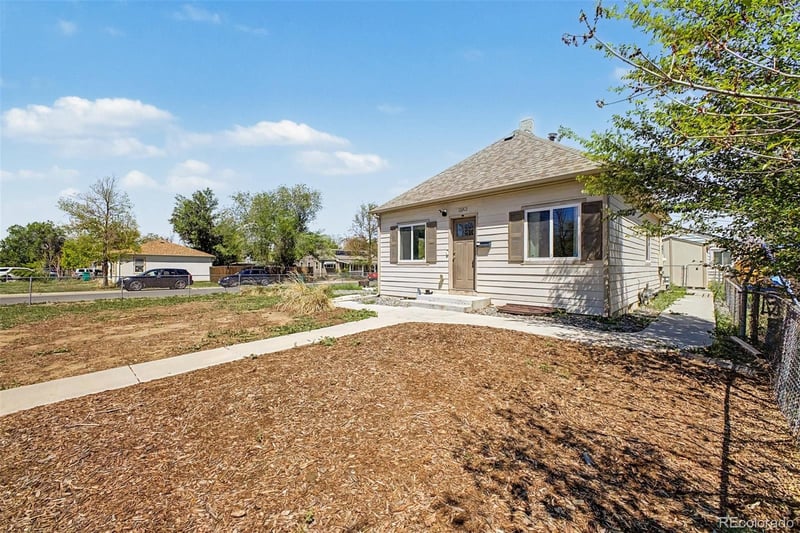 11801 17th Ave, Aurora, CO 80010