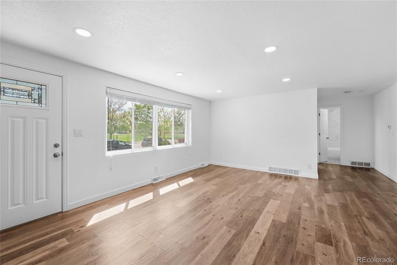 925 Kohl St, Broomfield, CO 80020
