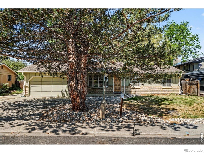 1835 Cambridge Dr, Longmont, CO 80503