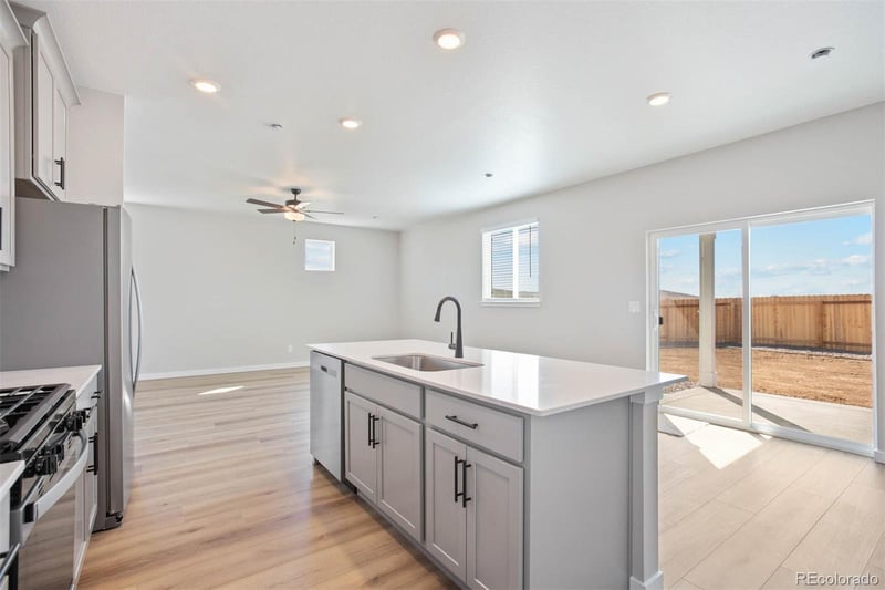 17920 94th Ave, Commerce City, CO 80022