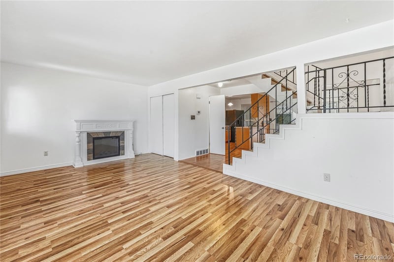 125 Paris Cir, Aurora, CO 80011