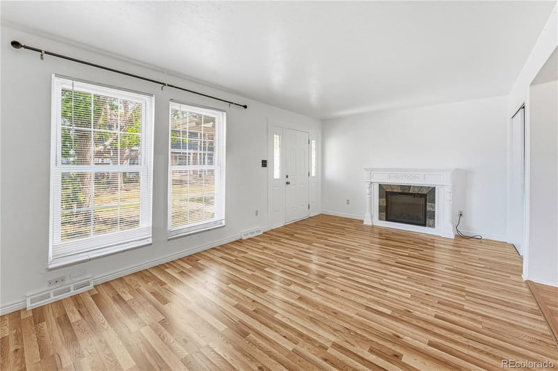 125 Paris Cir, Aurora, CO 80011
