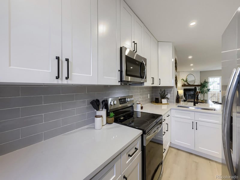10595 Dartmouth Ave, Lakewood, CO 80227