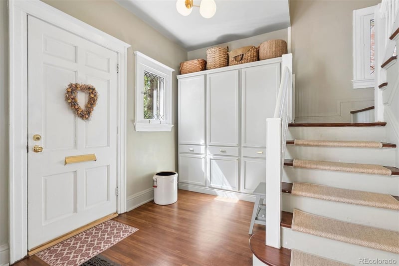 576 N Franklin St, Denver, CO 80218