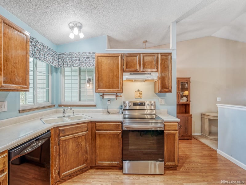 2746 Uravan St, Aurora, CO 80013