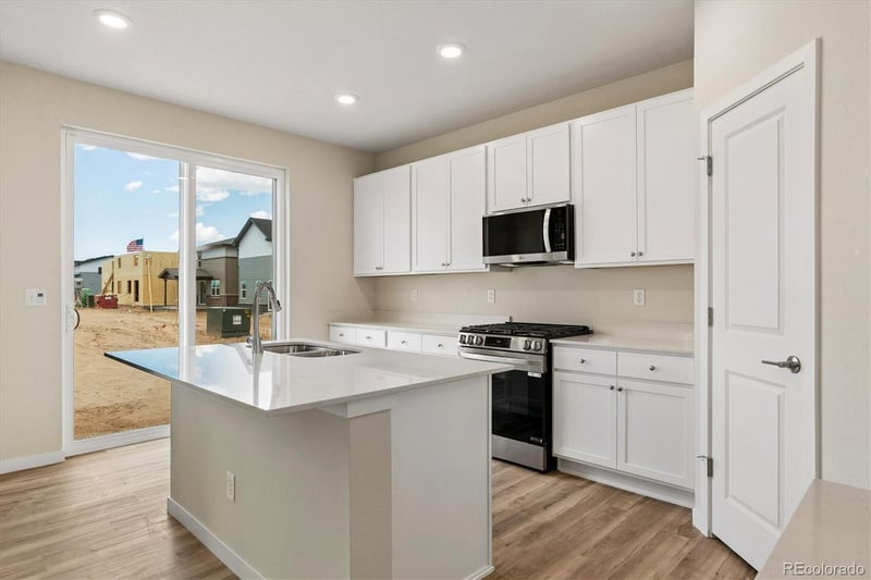 5837 N Ireland Way, Aurora, CO 80019