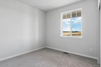 5807 N Ireland Way, Aurora, CO 80019