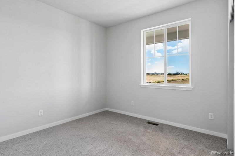 5807 N Ireland Way, Aurora, CO 80019