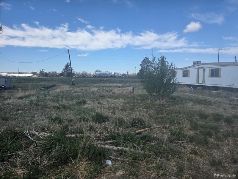 385 7th Ave, Deer Trail, CO 80105