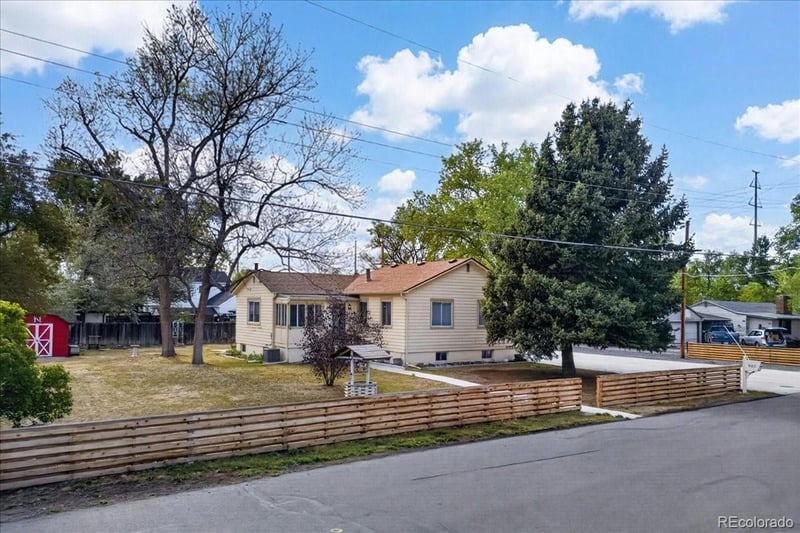 961 Kendall St, Lakewood, CO 80214