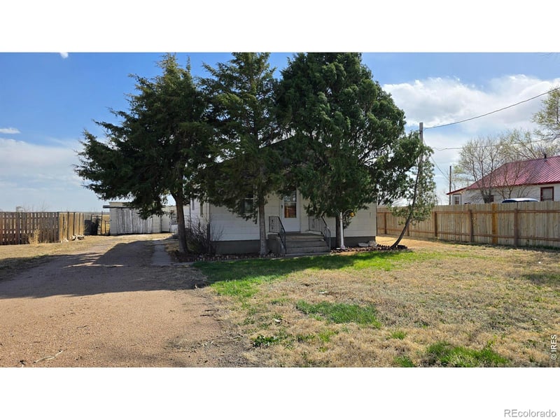 19140 Chambers Dr, Sterling, CO 80751