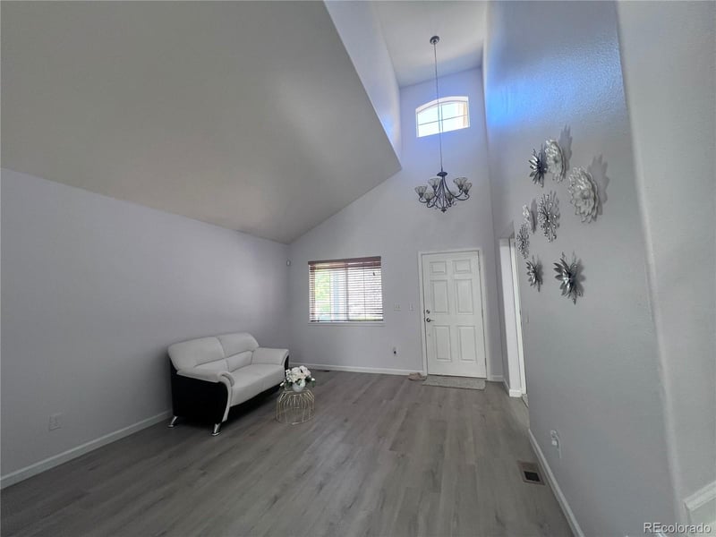 16184 Hinsdale Ave, Aurora, CO 80016